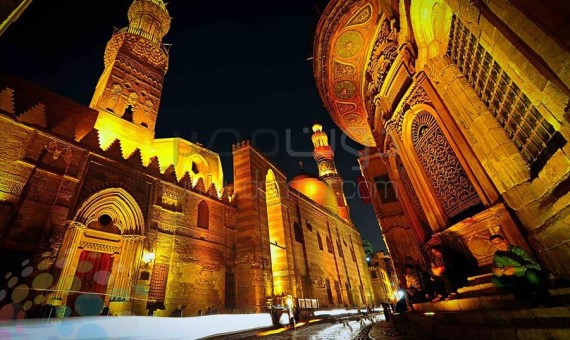 إفطار جماعي في شارع المعز 10 رمضان - دوت مصر 10 رمضان